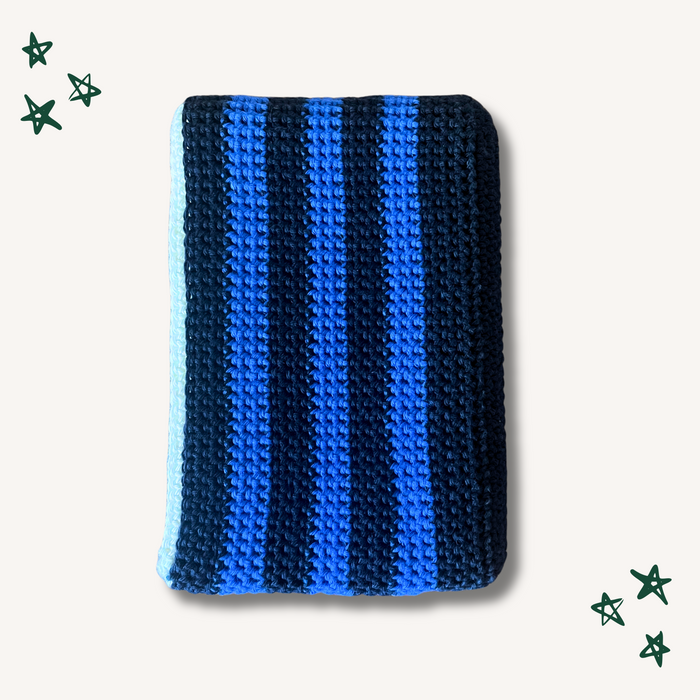 Striped Crochet Book Sleeve - M (Black & Blue)
