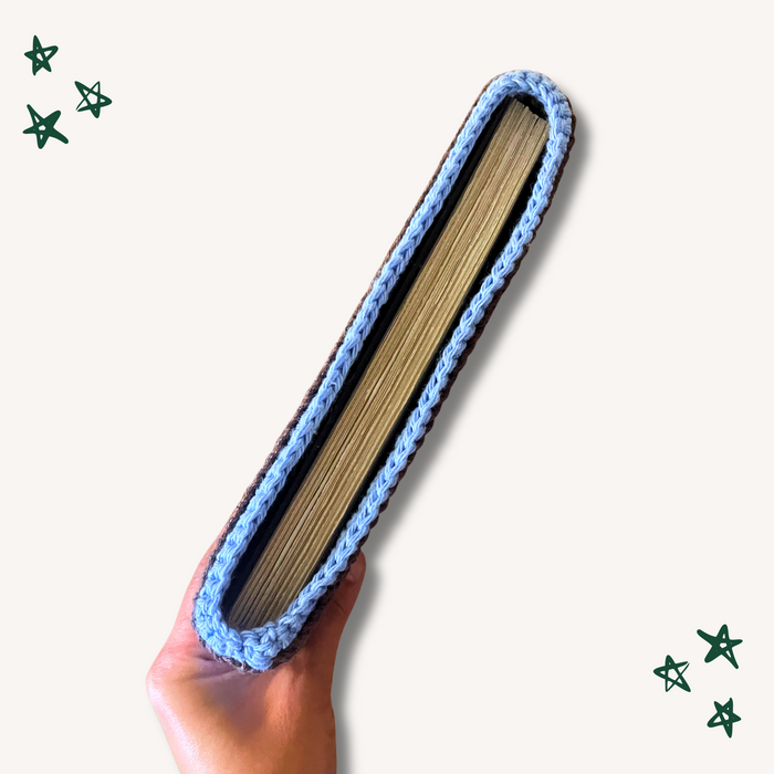 Striped Crochet Book Sleeve - M (Brown & Blue)